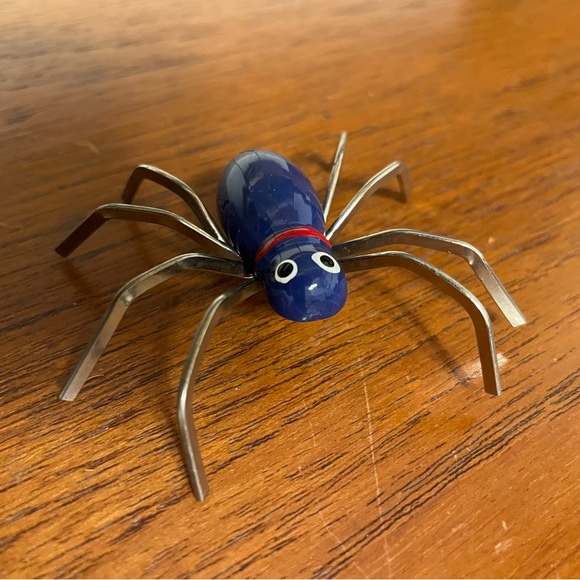 Vintage Spider Brooch - Picture 1 of 4
